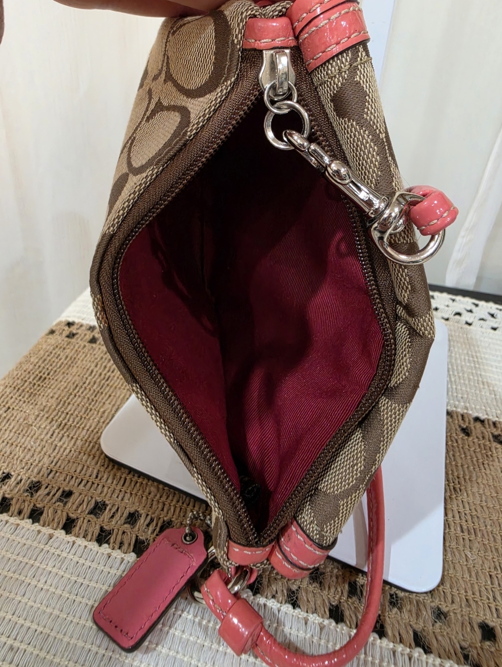 vintage Coach Legacy Signature jacquard turnlock wristlet in brown and pink. - Picture 9 of 10